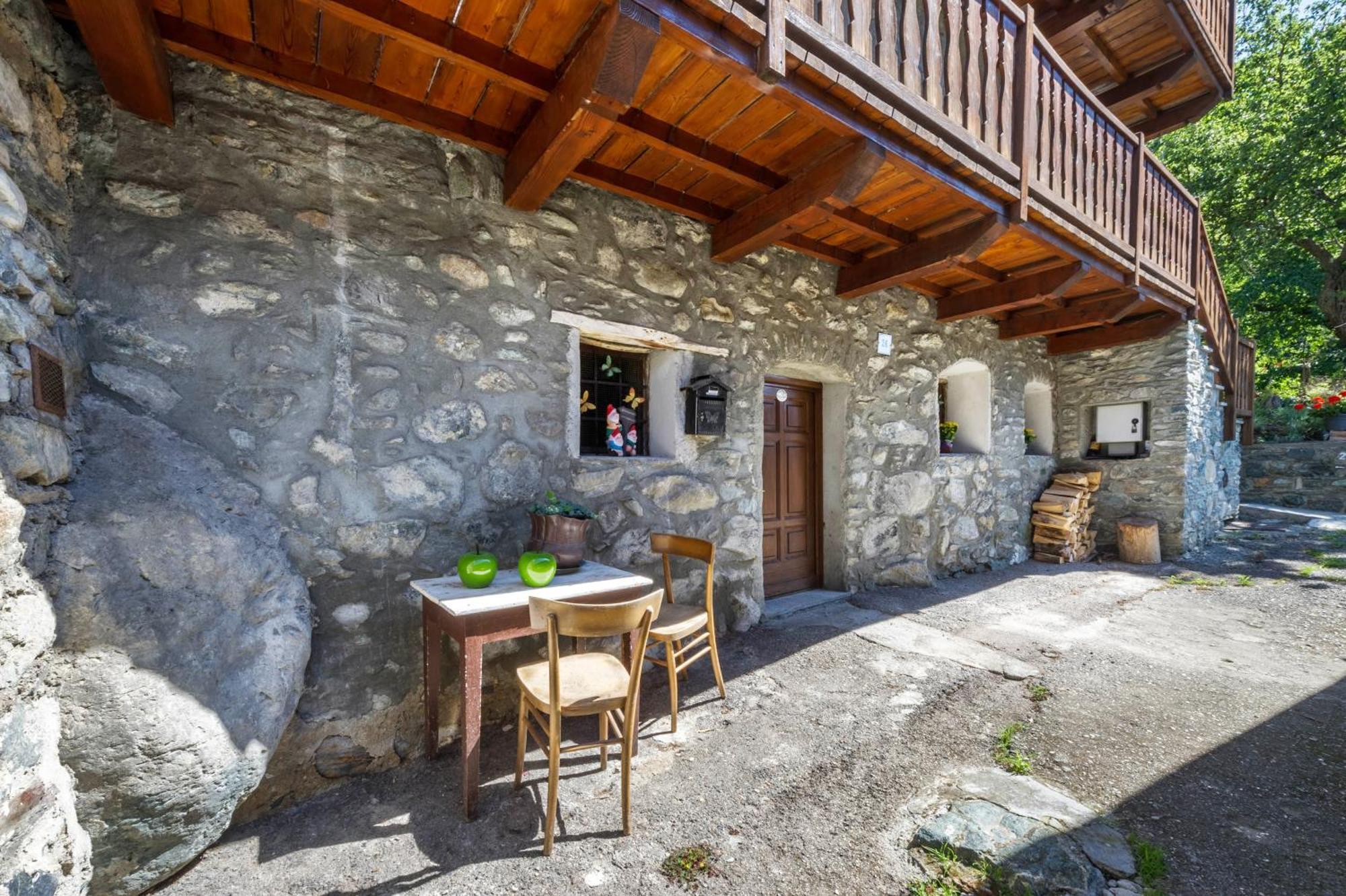 Il Nido Di Letizia Lägenhet Châtillon Exteriör bild